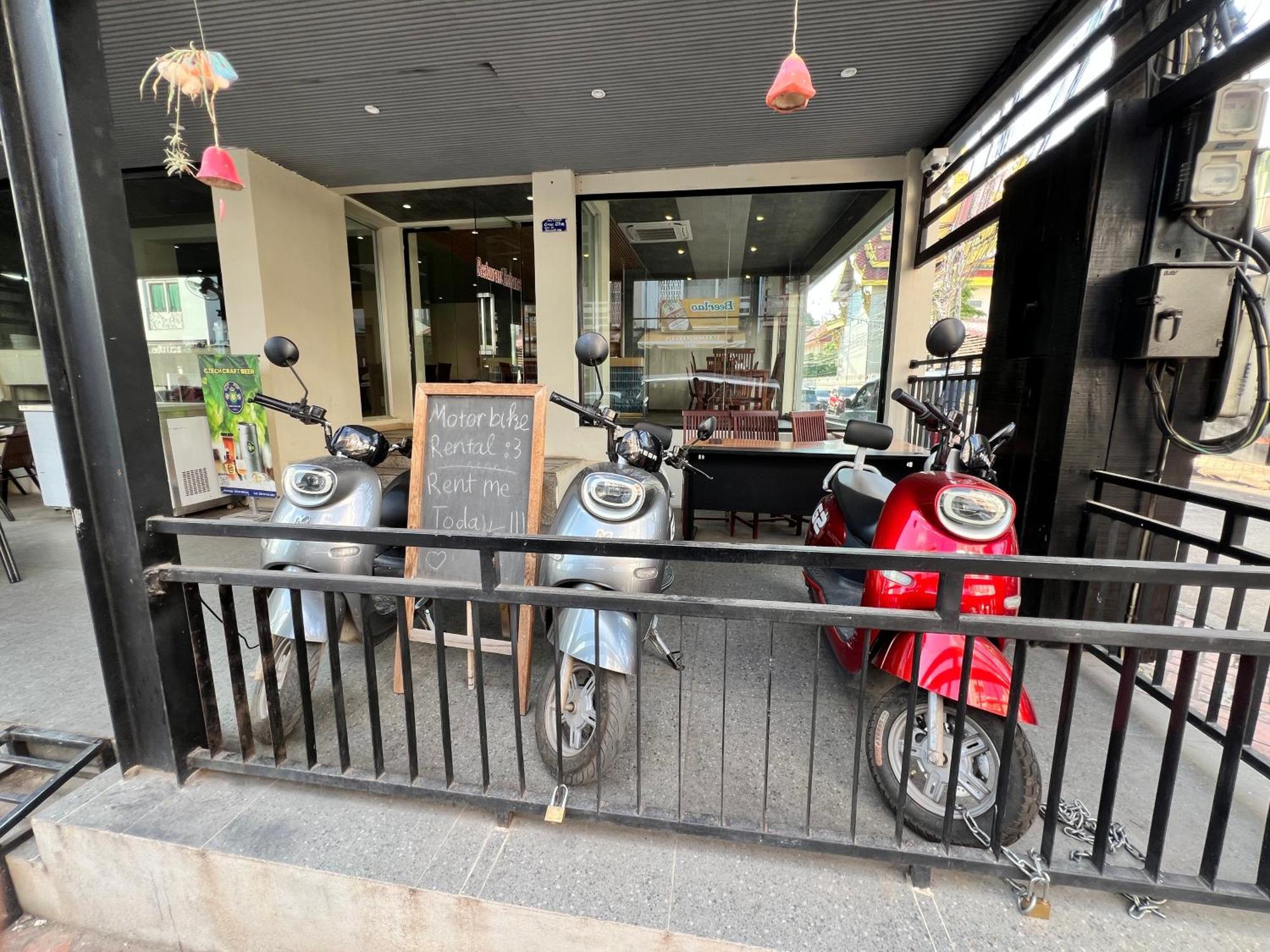 Lucie Hotel Vientiane Buitenkant foto