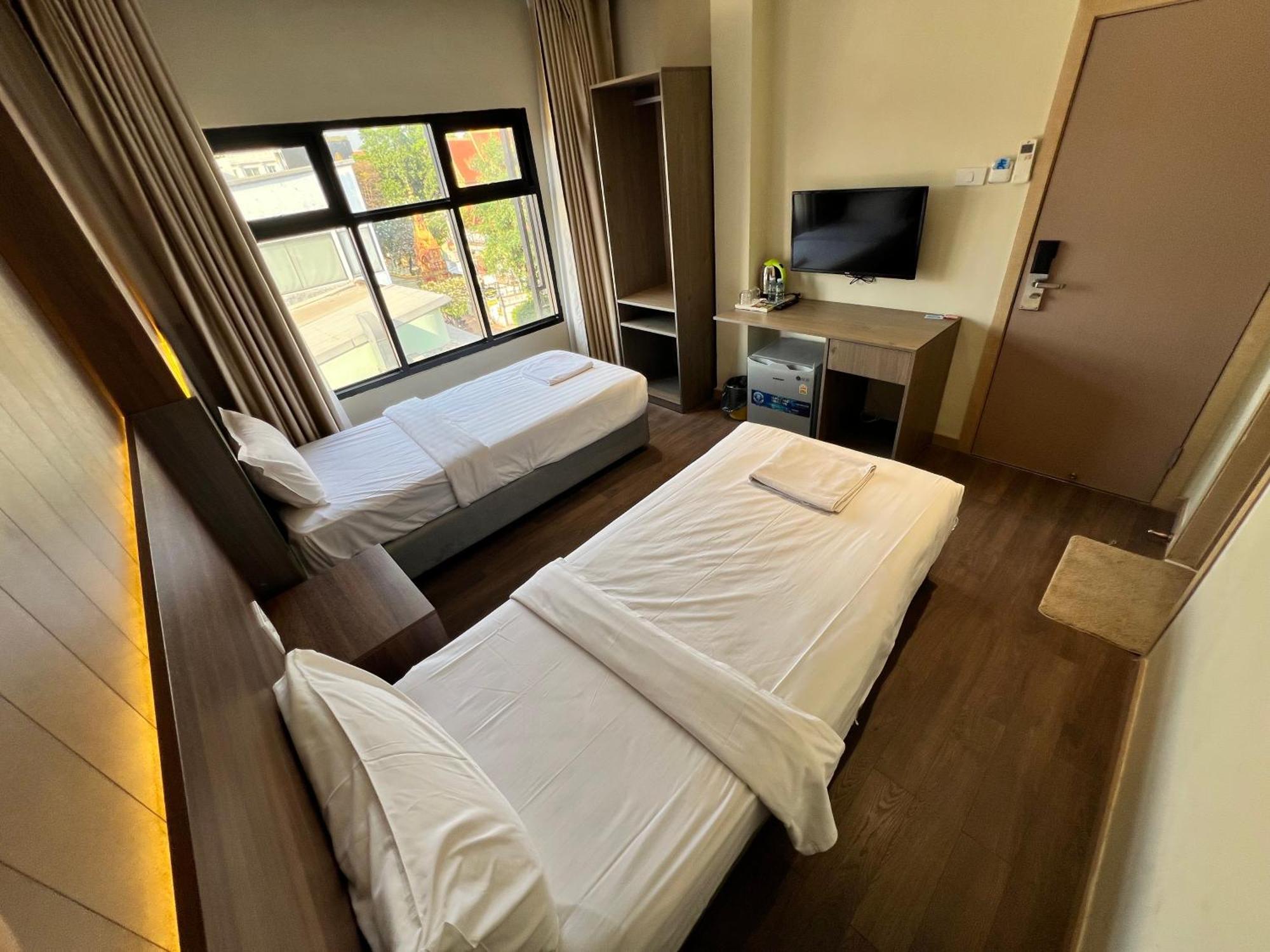 Lucie Hotel Vientiane Buitenkant foto