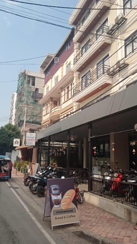 Lucie Hotel Vientiane Buitenkant foto